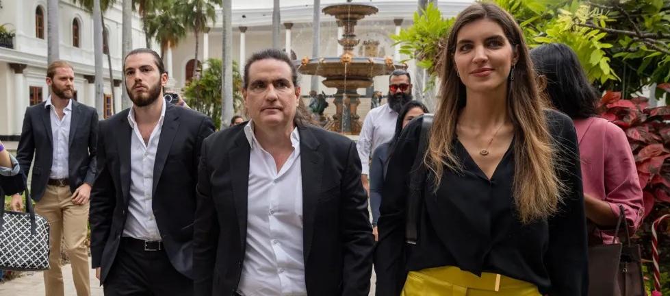 Alex Saab y su esposa Camila Fabri.