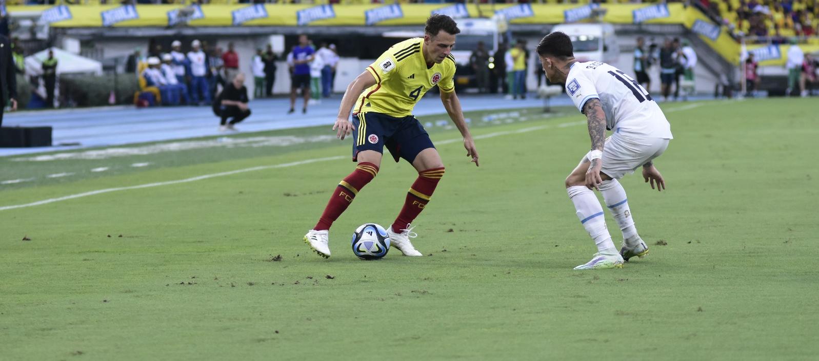Santiago Arias, lateral derecho colombiano.