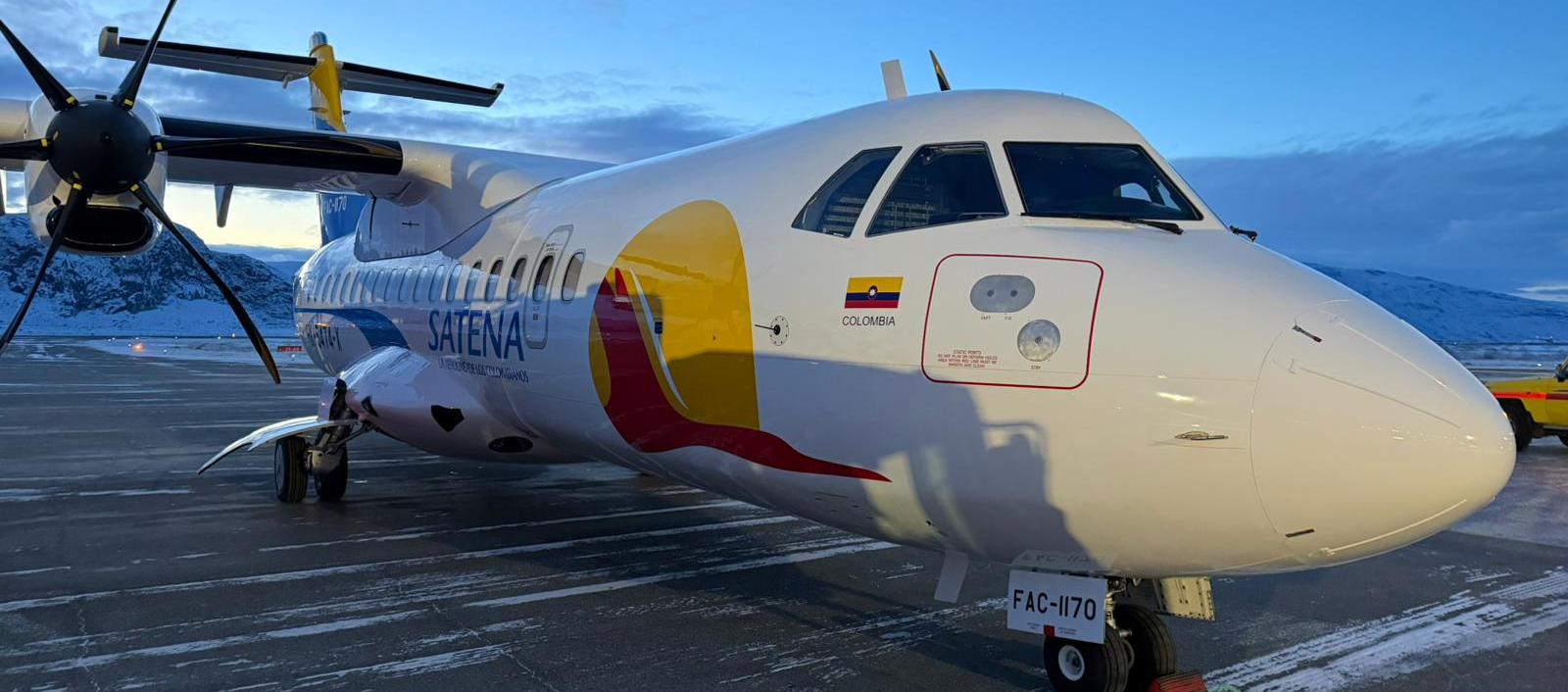 Foto referencia de un avión de Satena. 