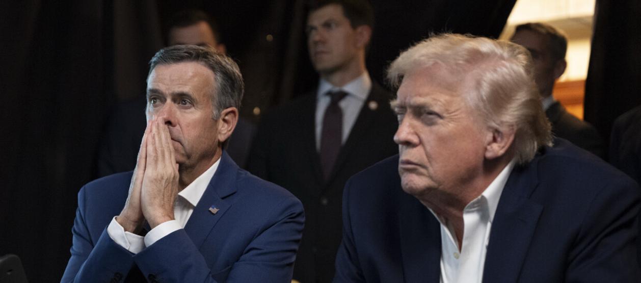 Donald Trump siguiendo la operación "Resolución Absoluta" en Venezuela.