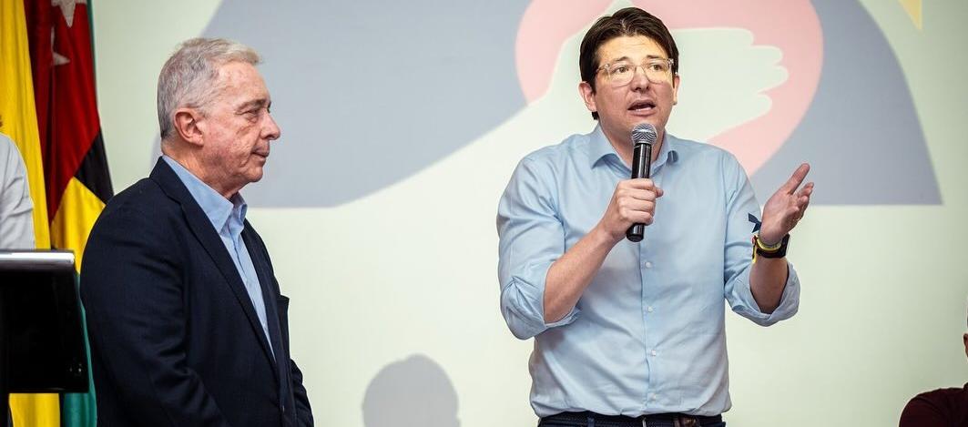 Álvaro Uribe Vélez y Miguel Uribe Turbay.