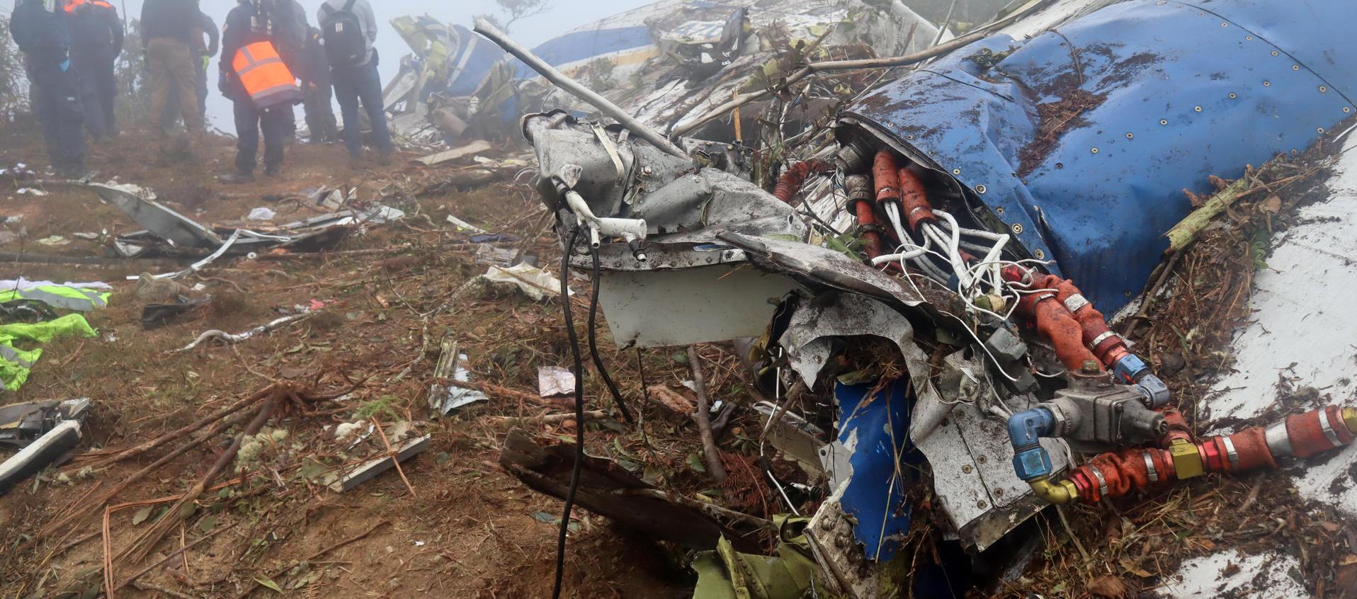 Avión Satena accidentando