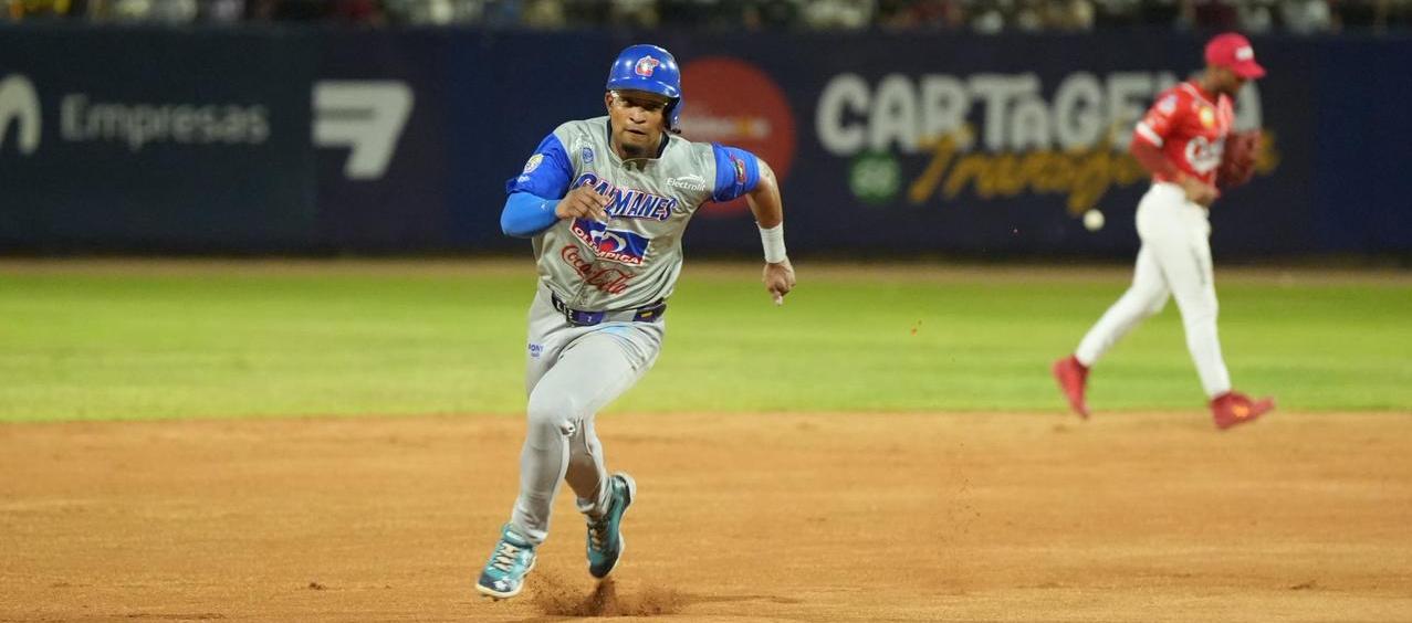Carlos Arroyo anotó la primera carrera de Caimanes en el juego. 