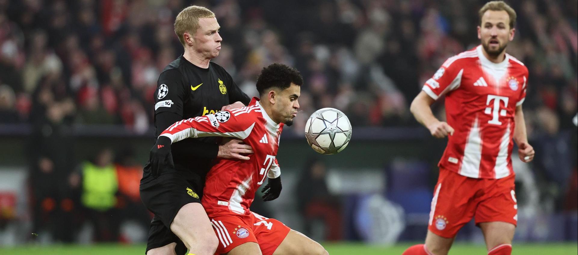 Luis Díaz en acción durante el encuentro.