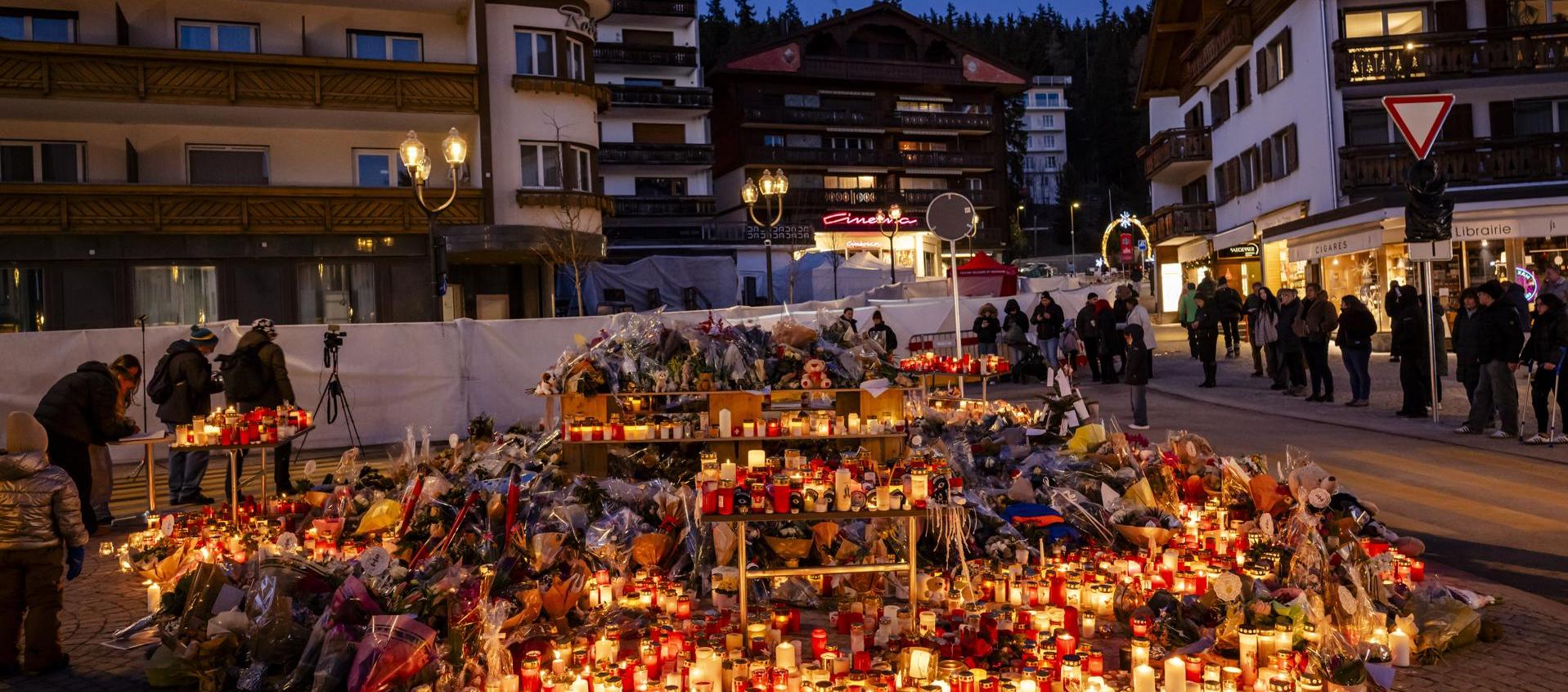 Velatón en homenaje a las víctimas del incendio.