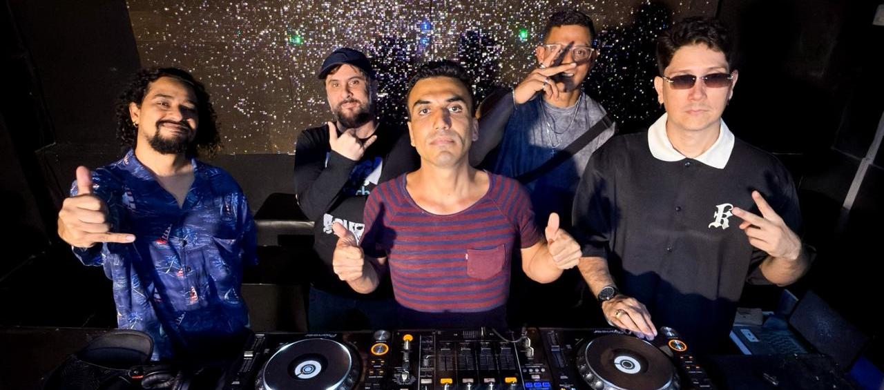 Grupo de Djs.