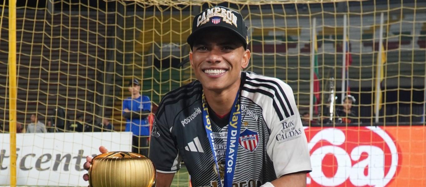 José Enamorado tras coronarse campeón de la Liga con Junior, en Ibagué. 