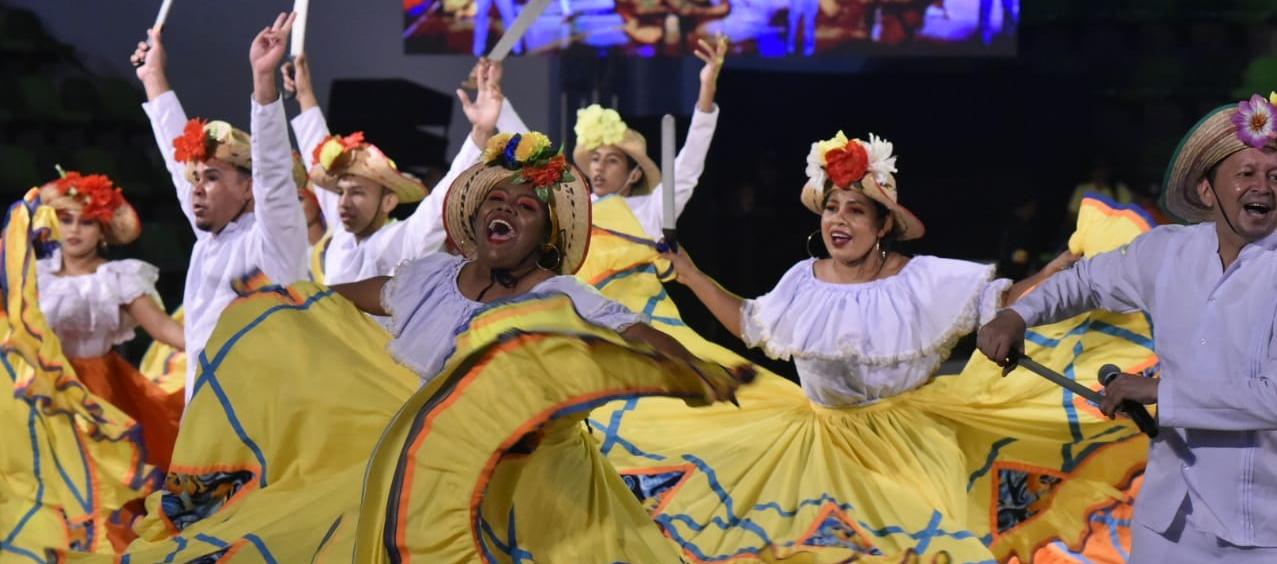 Danzas representativas del Carnaval estarán en la Plaza de la Paz.