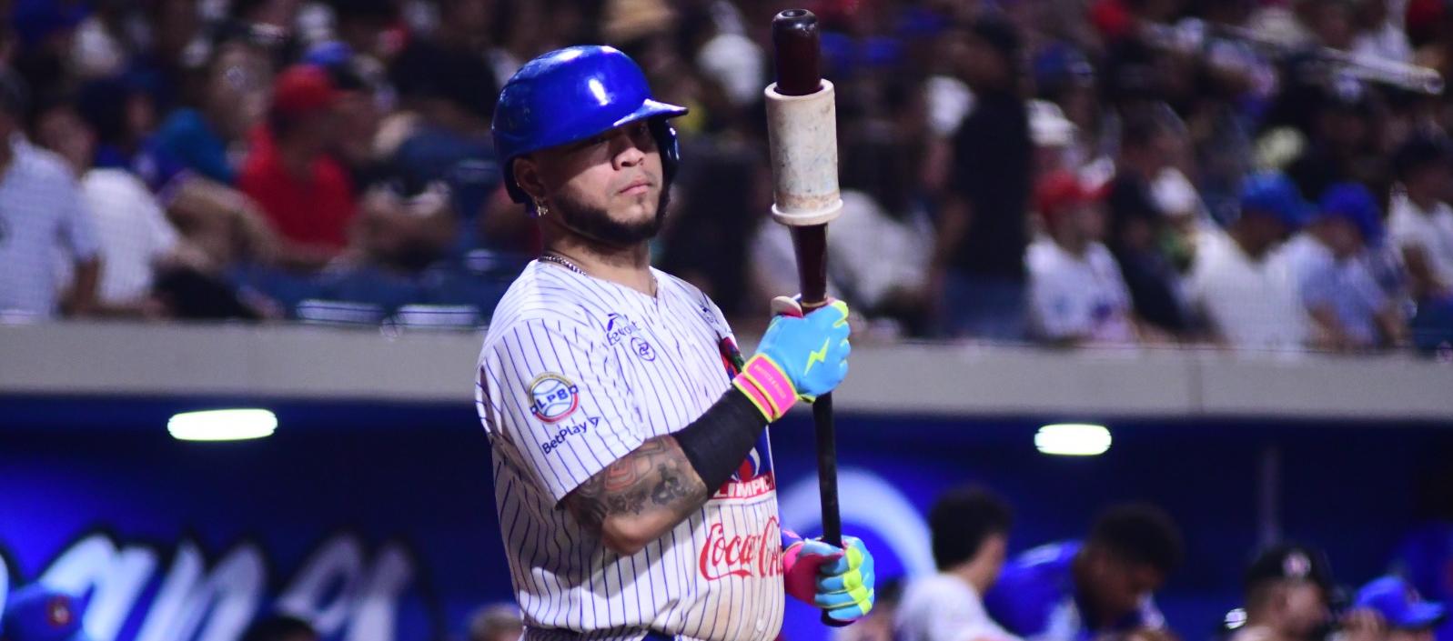 Harold Ramírez hace parte del róster de Caimanes. 