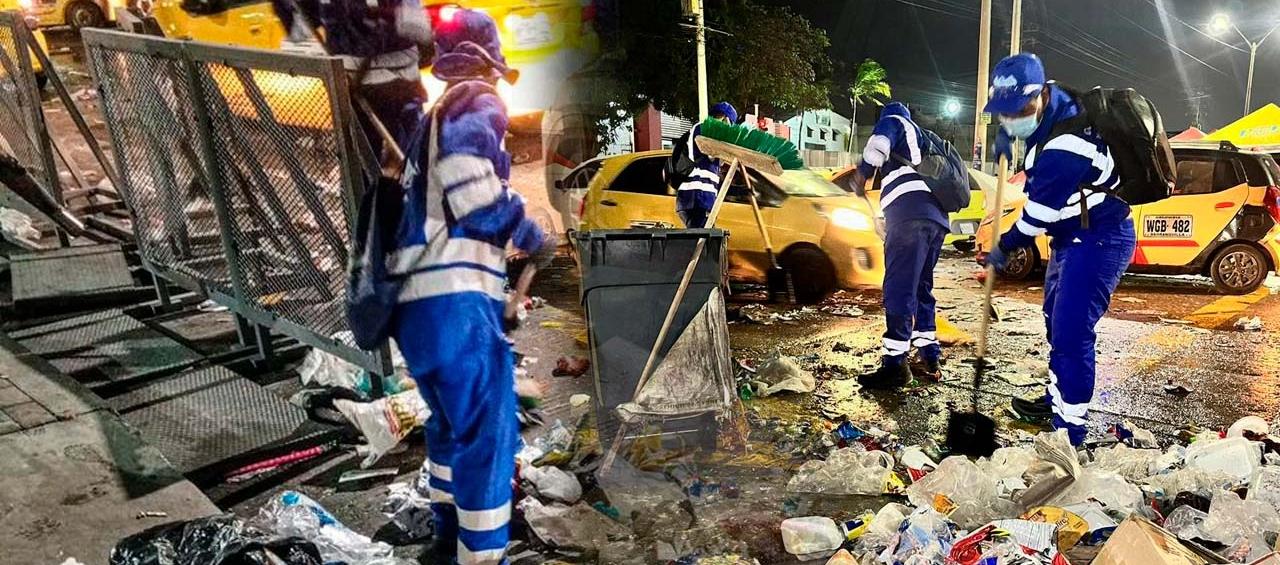 Operarios de Triple A durante operación de limpieza en la ciudad. 