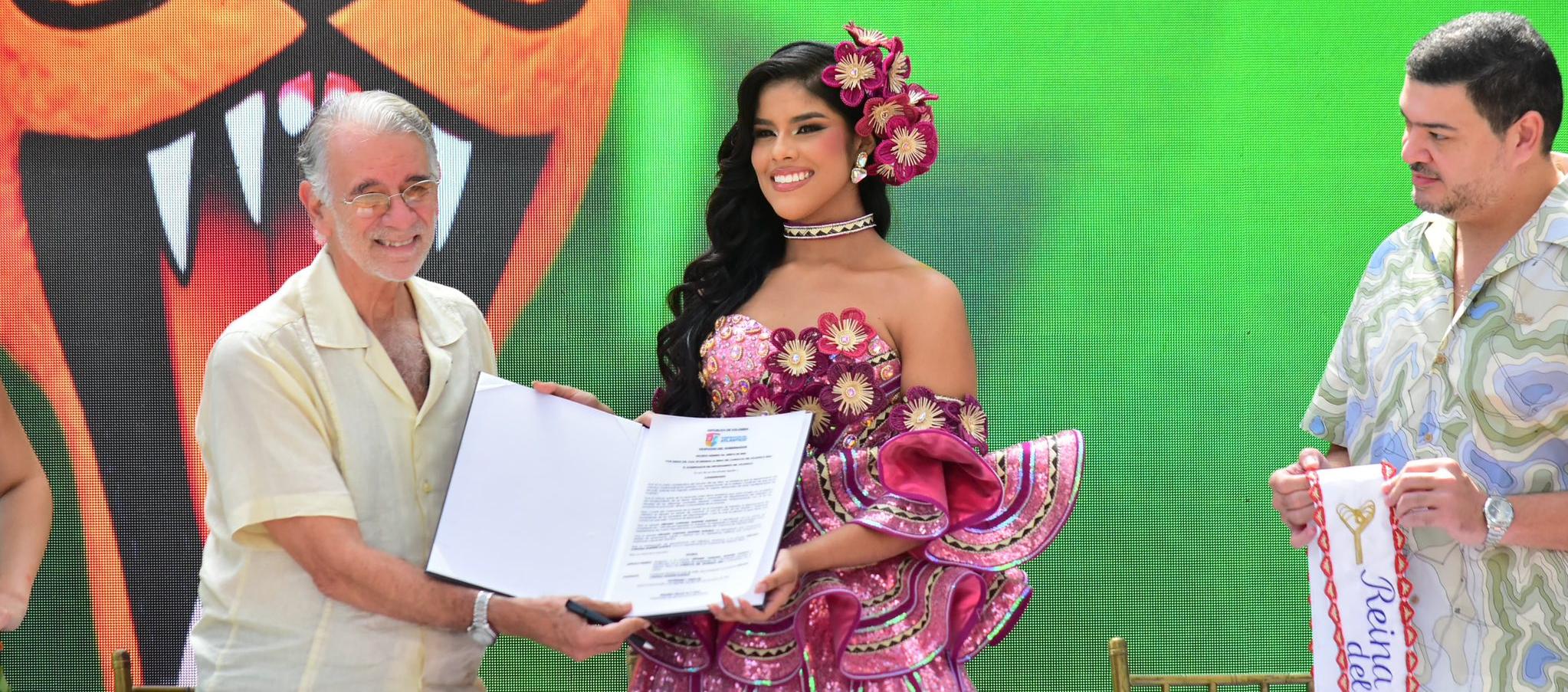 El Gobernador Eduardo Verano y la Reina Stefanny Martínez Barceló.