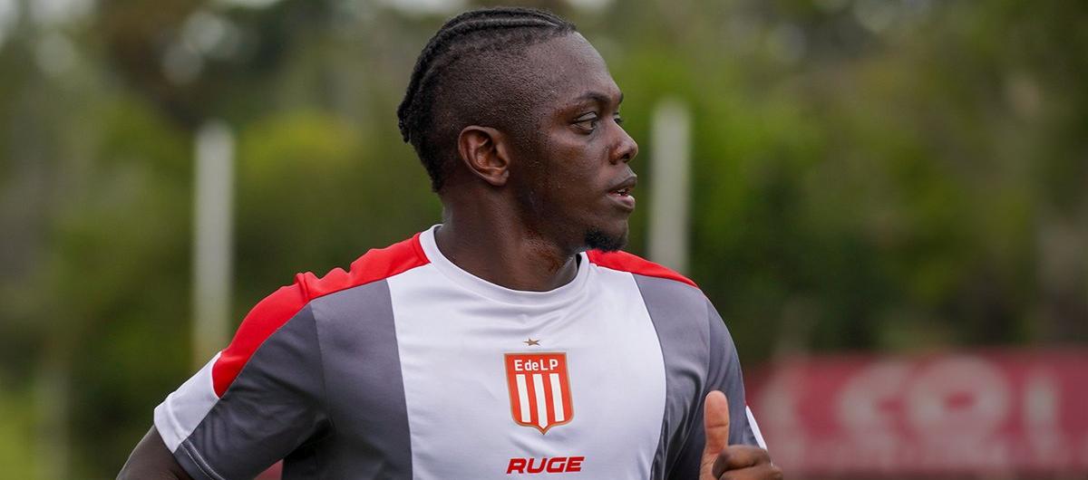 Edwuin Cetré se presentará a entrenar este miércoles con Estudiantes. 