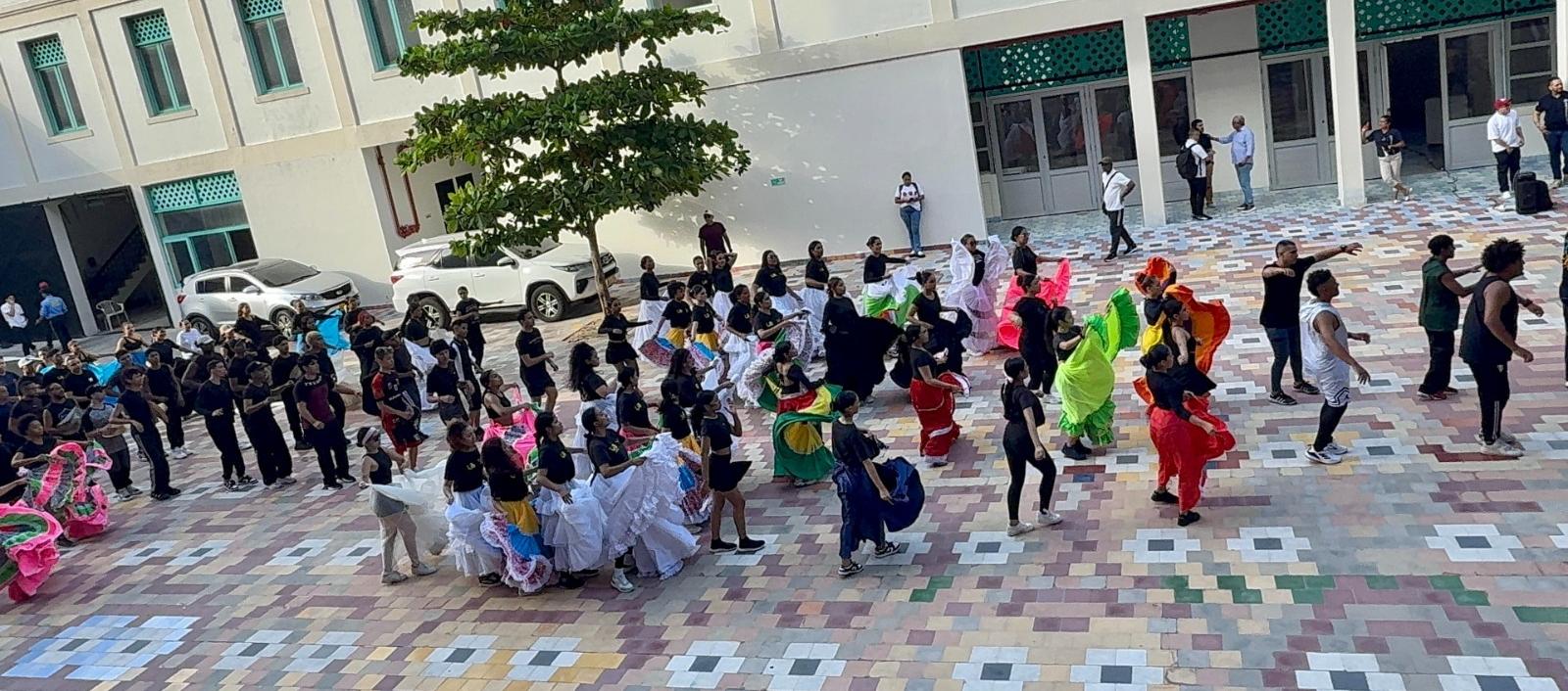 Estudiantes de dela EDA también harán parte. 