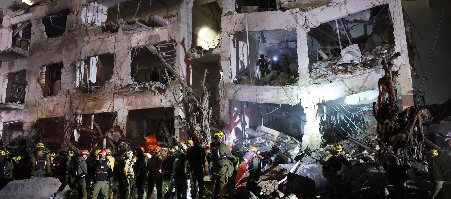 Un edificio destruido tras ser impactado por misil iraní. 