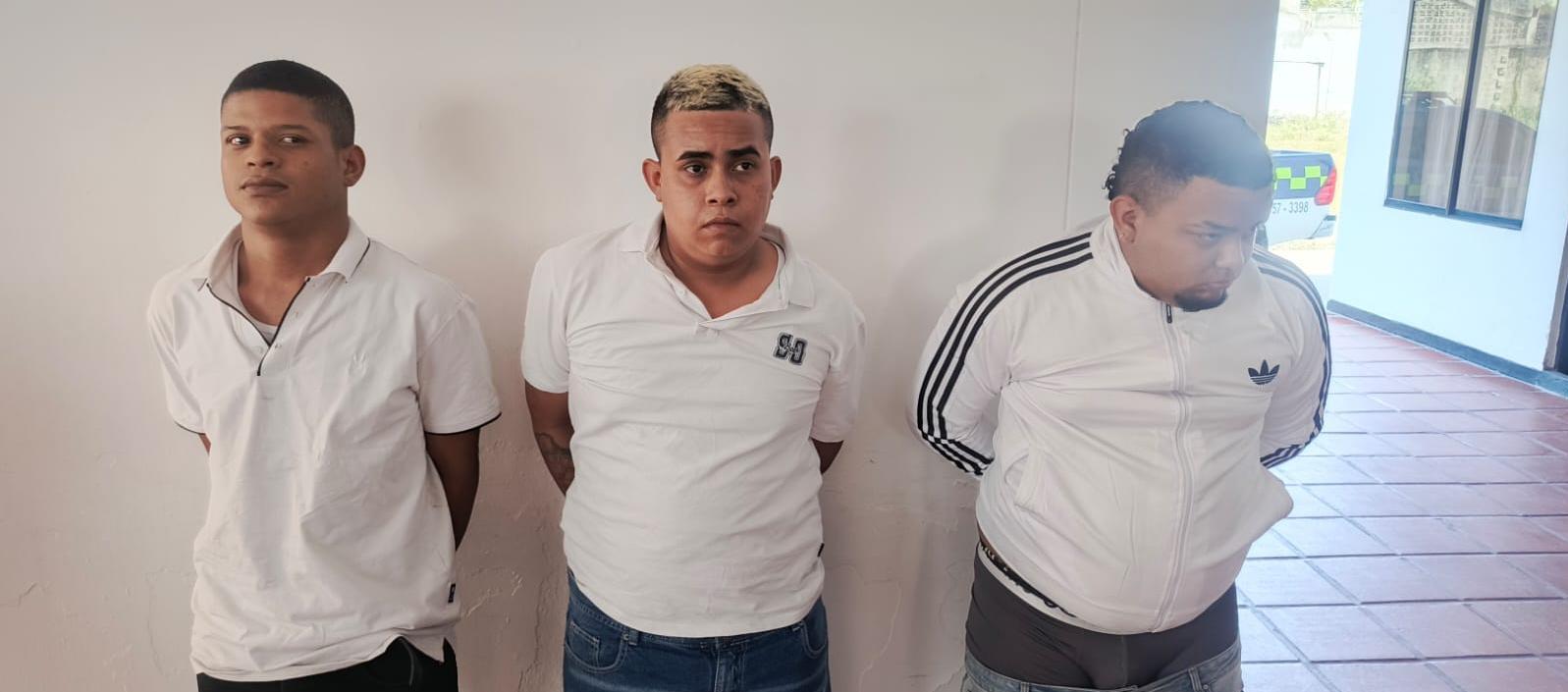 Diego Armando Olivares Amaya, Ronaldo Enrique González Cabello y Óscar Andrés Movilla Zanabria.