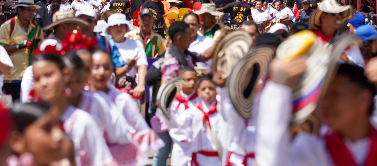 Asistencia masiva en el Carnaval de los Niños.