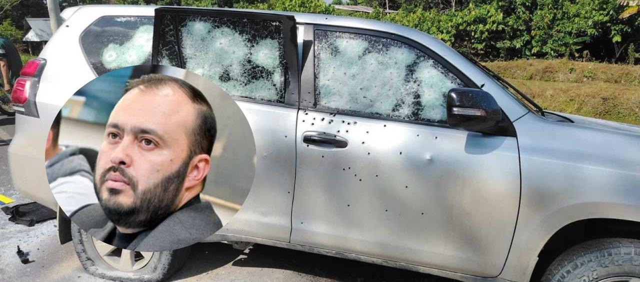 Así quedó la camioneta después del atentado.