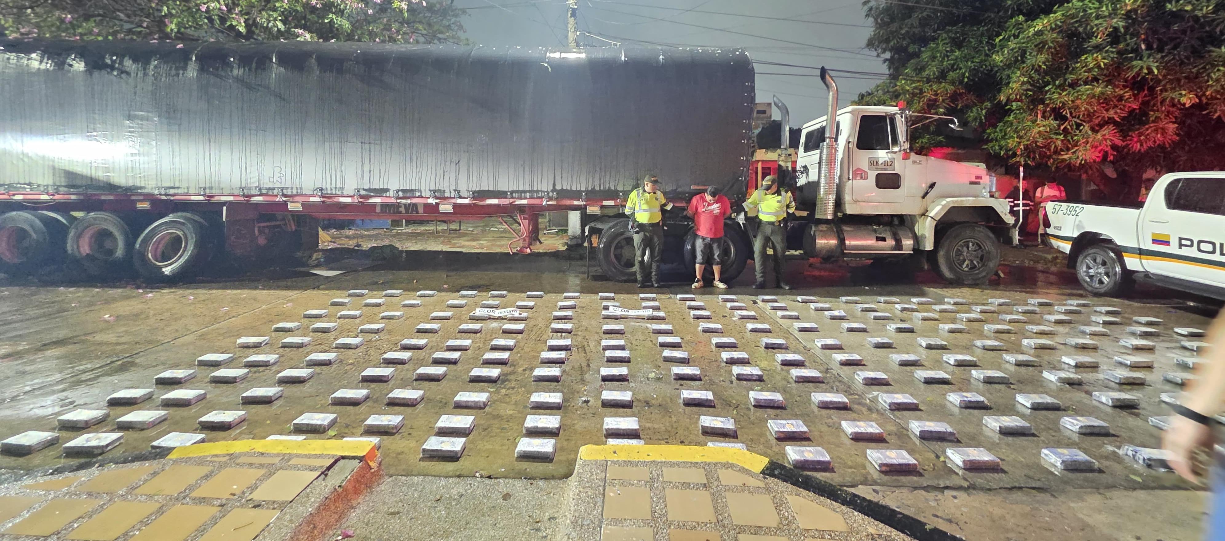 Cocaína incautada en la tractomula. 