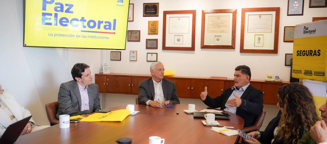 El procurador reunido con el presidente de la Asociación Colombiana de Exportadores de Flores