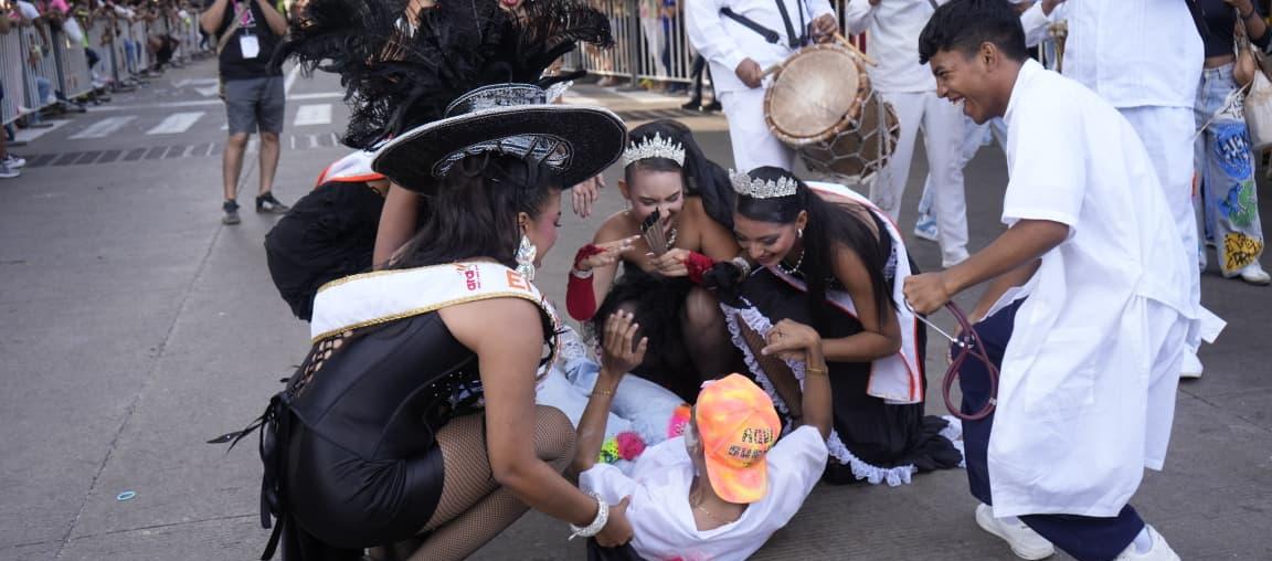 La viudas llorando a Joselito Carnaval.