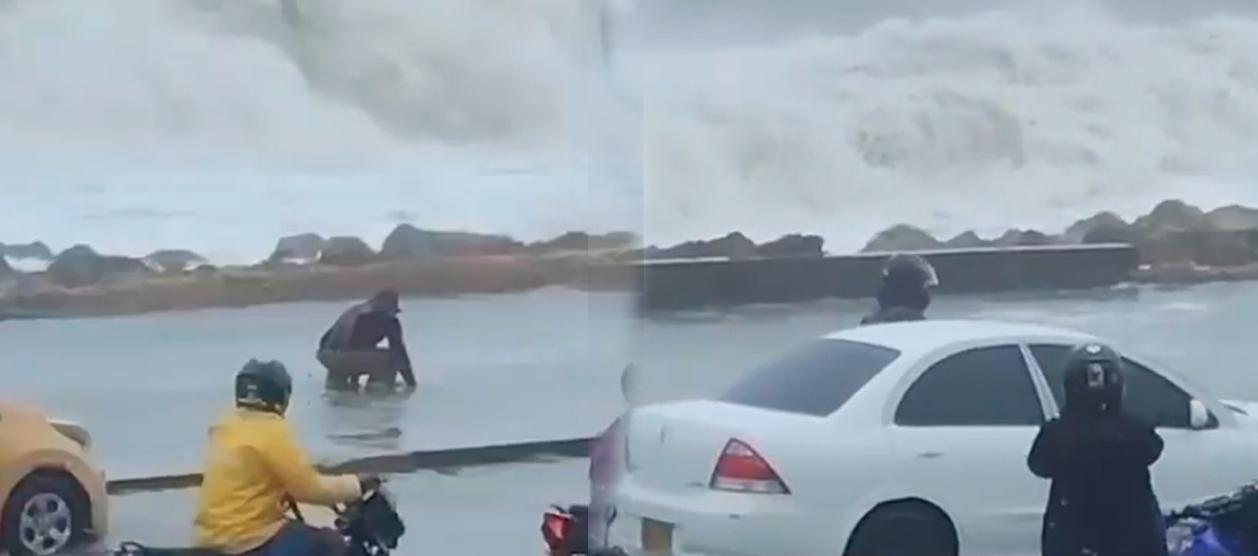 Fuerte oleaje en Cartagena. 