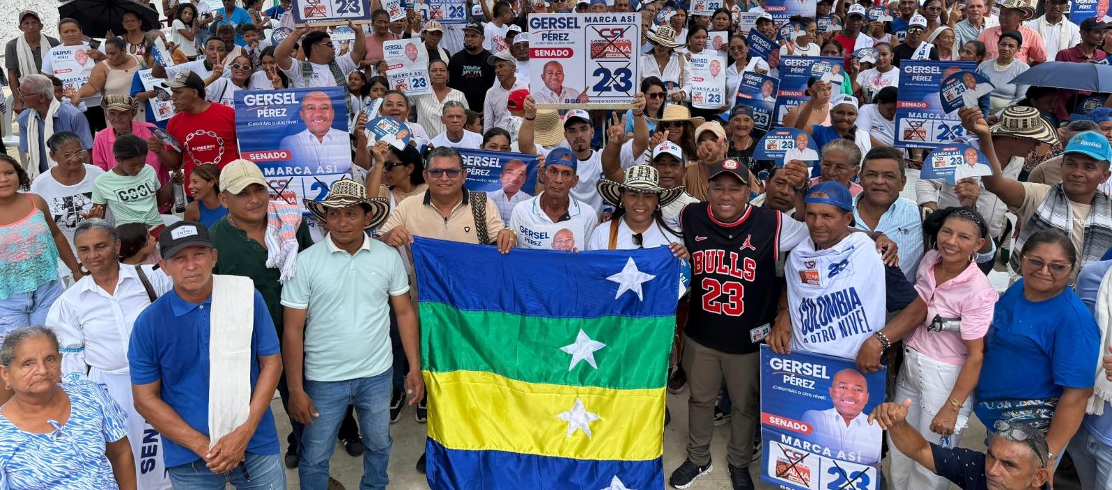 Gersel Pérez con la población de Concordia.