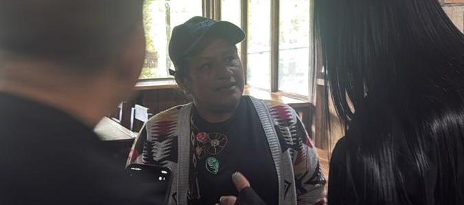 La senadora Aida Quilcué junto con la guardia indígena tras ser liberada. 