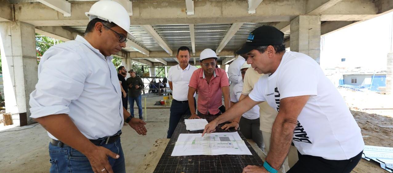 Alcalde Char durante la inspección de las obras. 