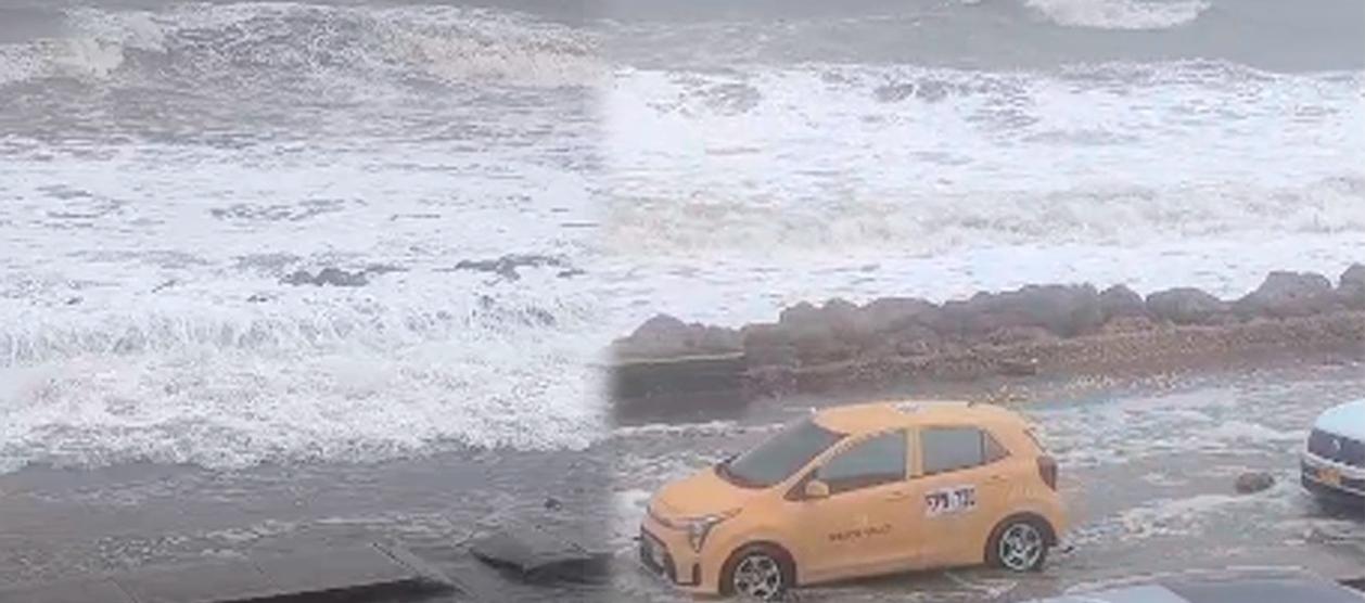Fuerte oleaje en Cartagena este lunes. 