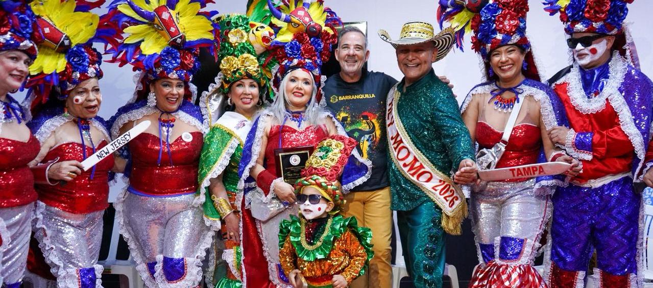 Adolfo Maury y los directivos de las diferentes delegaciones y el director de Carnaval S.A.S, Juan José Jaramillo.