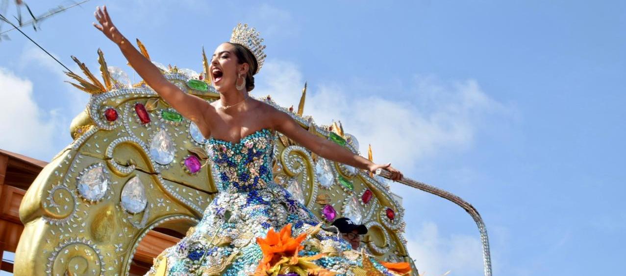 Sharon Hurtado Esquiaqui, Reina del Carnaval de la 44.