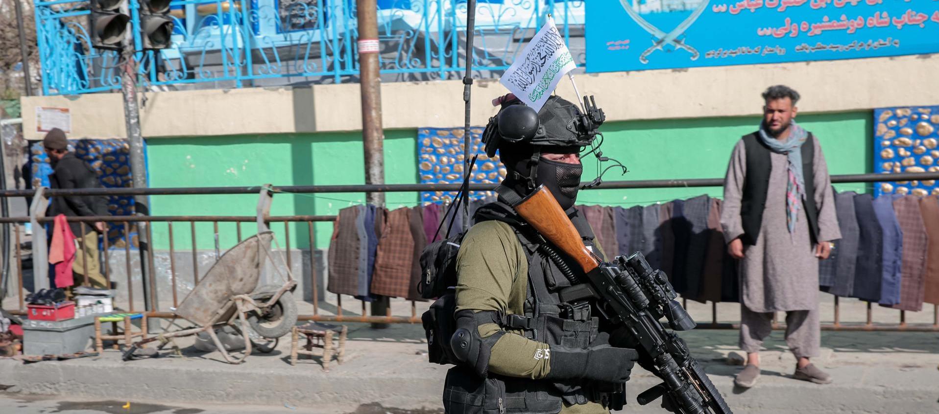 Un oficial de seguridad de los talibanes en Kabúl, Afganistán.