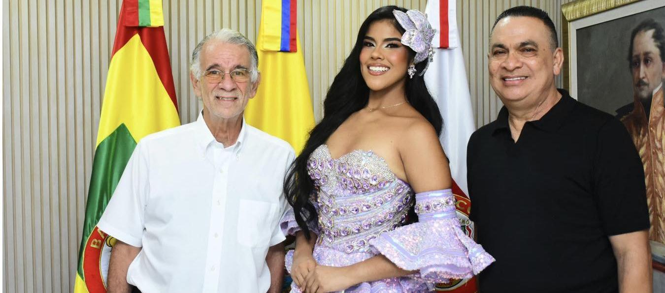 El Gobernador Eduardo Verano, la Reina Stefanny Martínez Barceló y Hilton Escobar, director de la Banda de Baranoa.