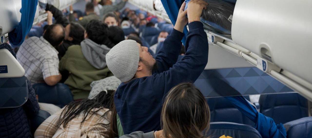 Vuelo humanitario llegando a Bogotá