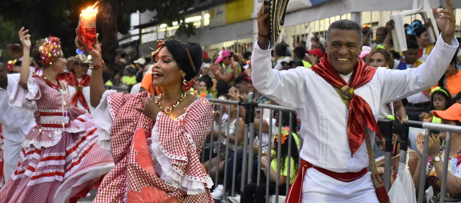Diferentes cumbiambas estarán en el desfile. 