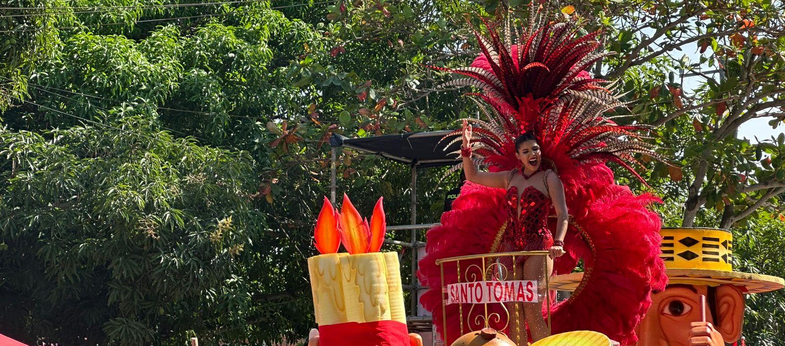 Shaddia Navarro, Reina del Carnaval de Santo Tomás. 