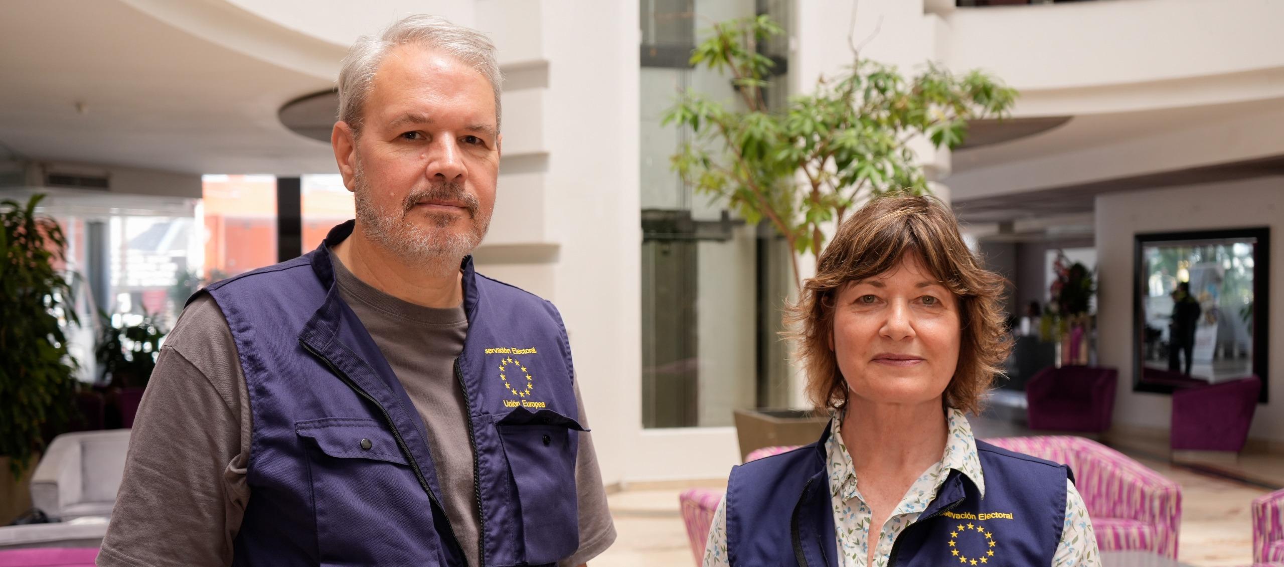 Yves De Wolf y Mary Boland, observadores de la Misión Electoral de la Unión Europea.