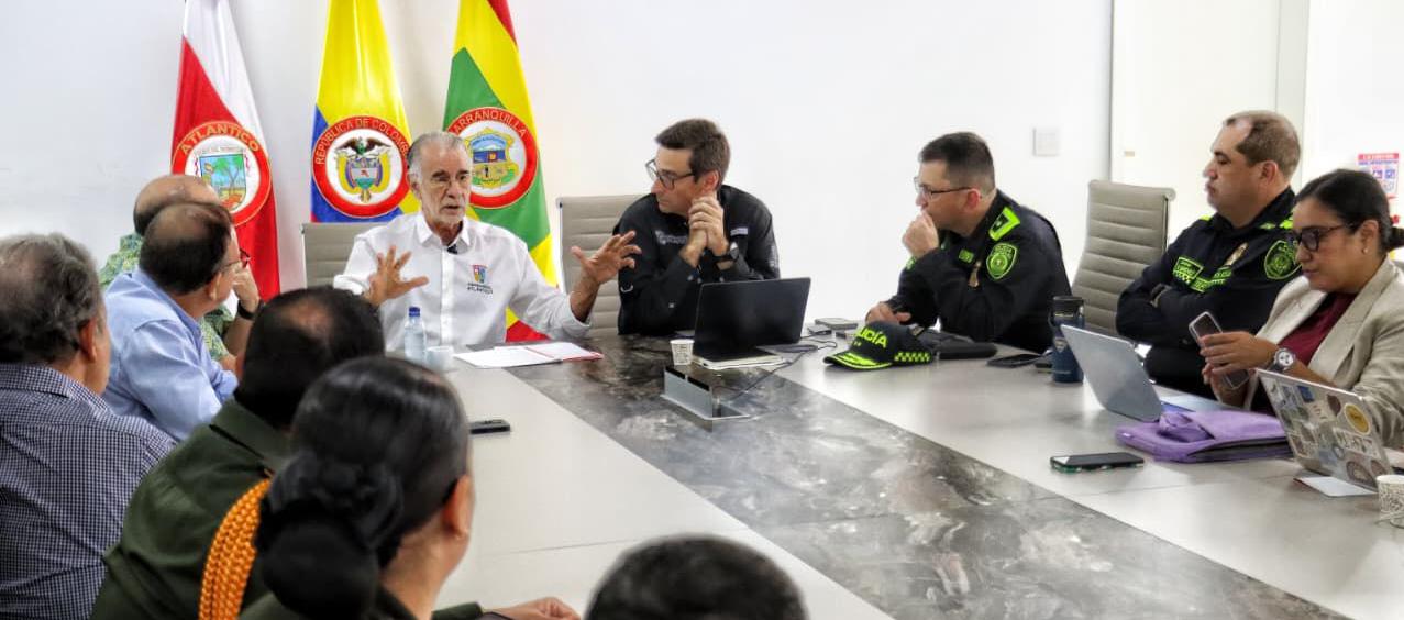 Reunión del gobernador Verano con demás autoridades en el Atlántico.