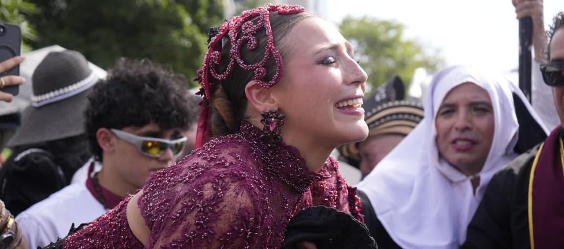 Michelle Char Fernández vestida de viuda.