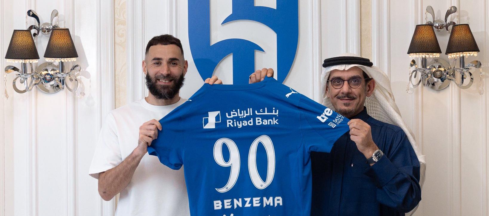 El francés Karim Benzema durante su presentación con su nuevo club.