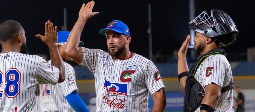 Pedro García lanzó el noveno inning y se anotó juego salvado. 