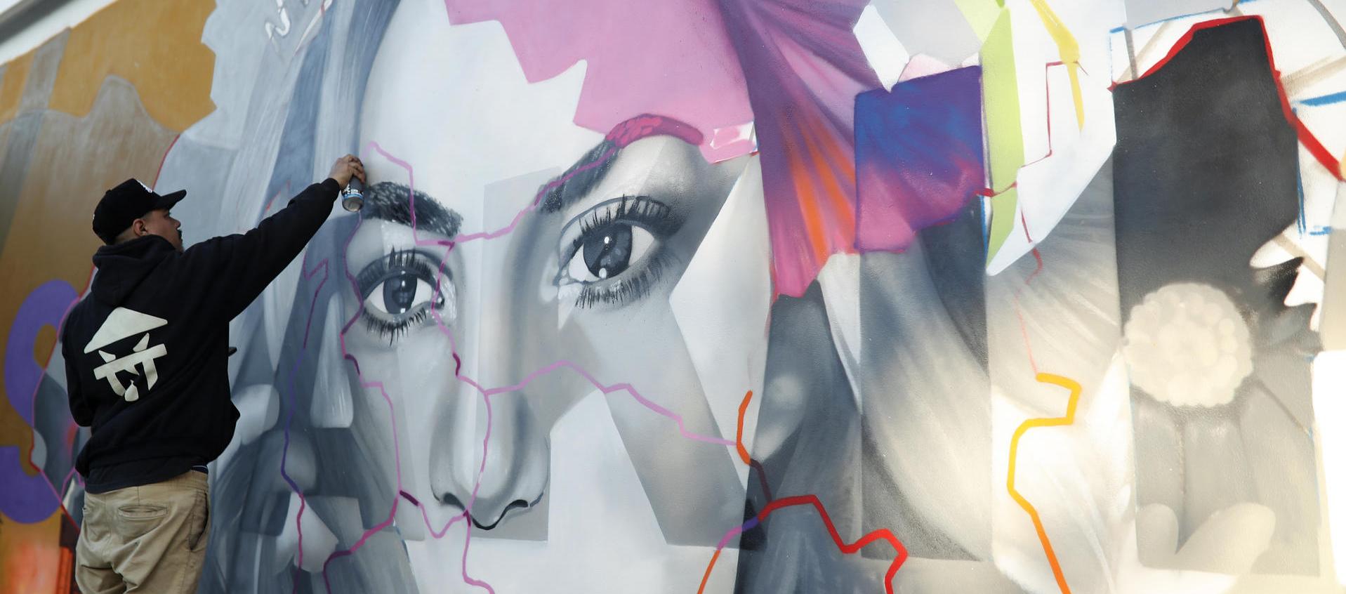 Mural de la cantante colombiana Shakira.