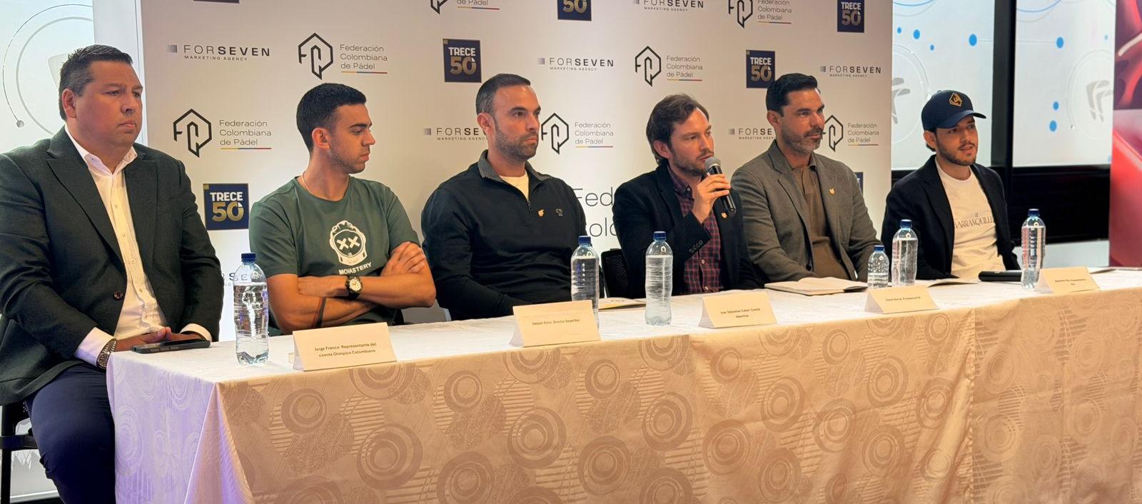 Dirigentes de la Liga de Pádel del Atlántico y la Federación Colombiana de Pádel.