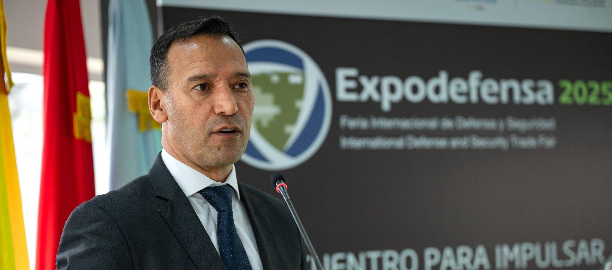 Pedro Sánchez, ministro de Defensa.