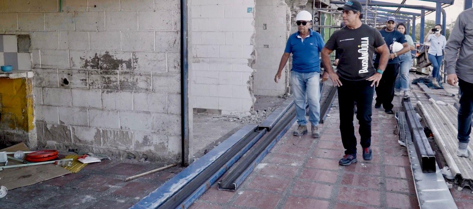 Alcalde Alejandro Char en inspección de obra de La Magola.