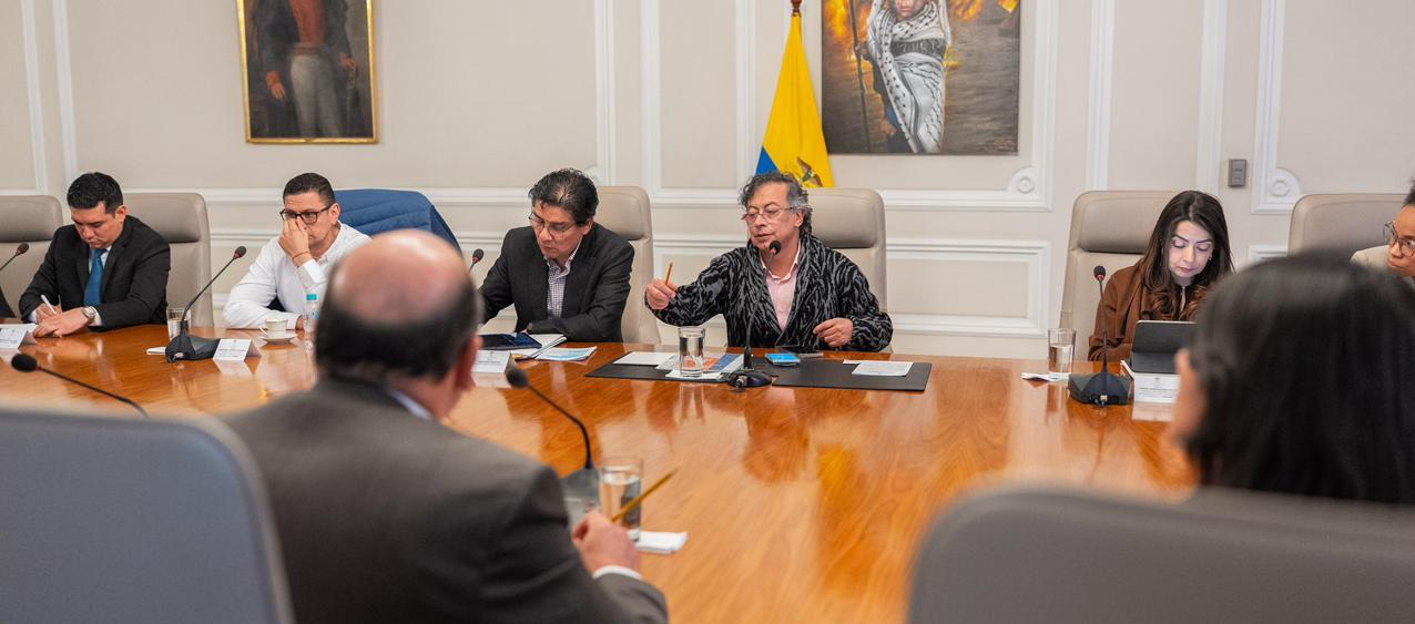 Cumbre para analizar tarifas de energía