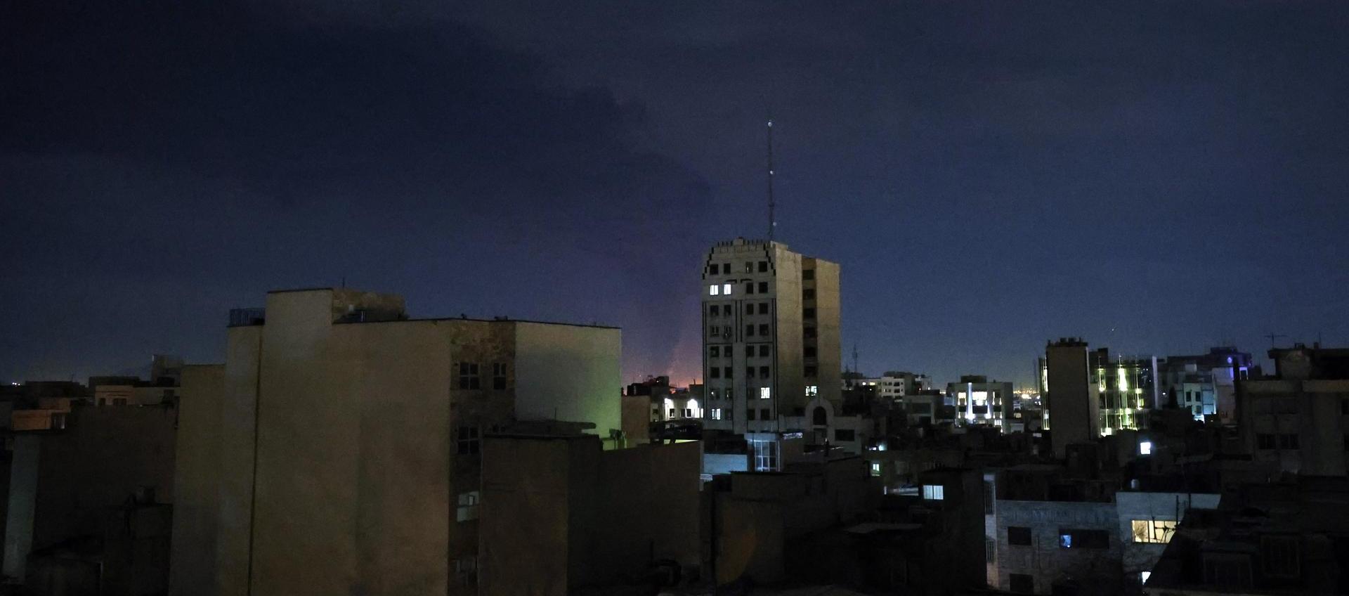 Humo en Irán tras los ataques de Estados Unidos e Israel.