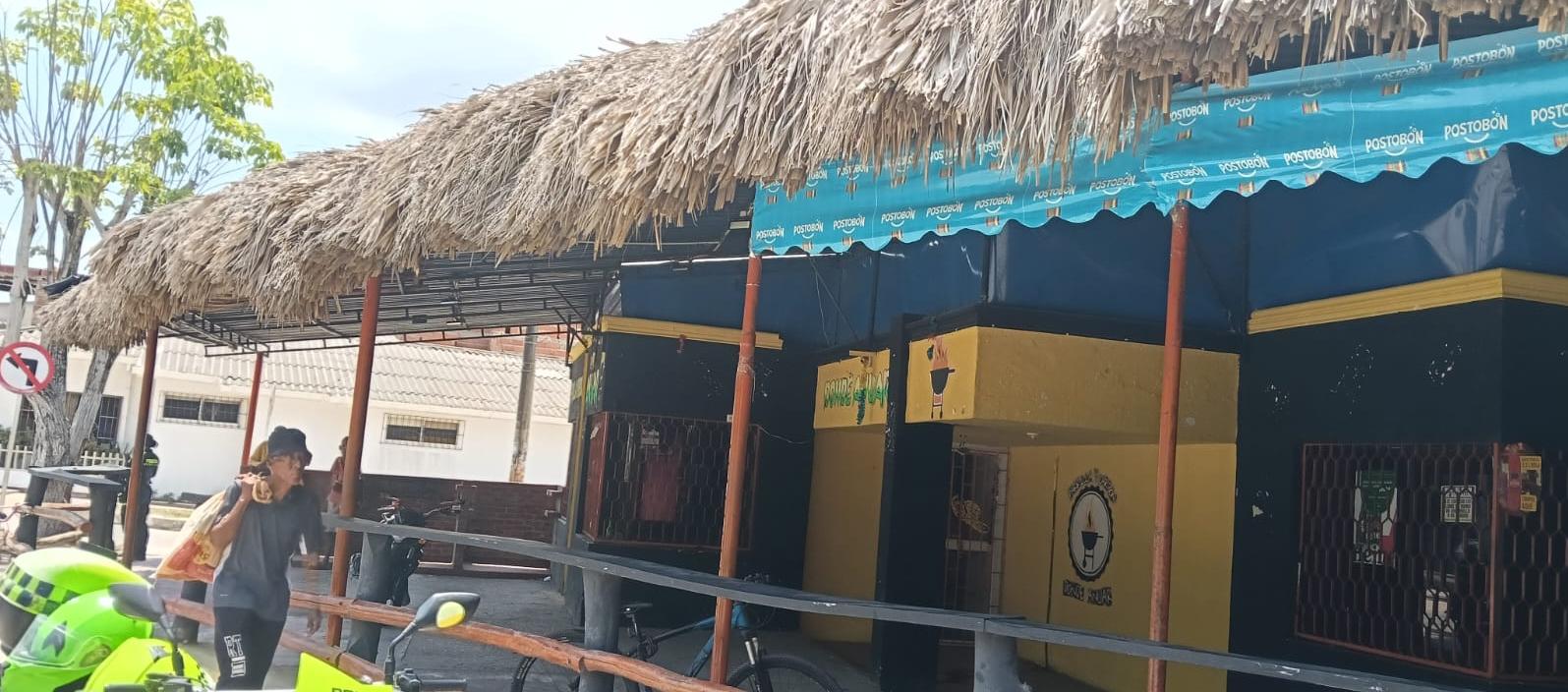 Establecimiento atacado a bala. 