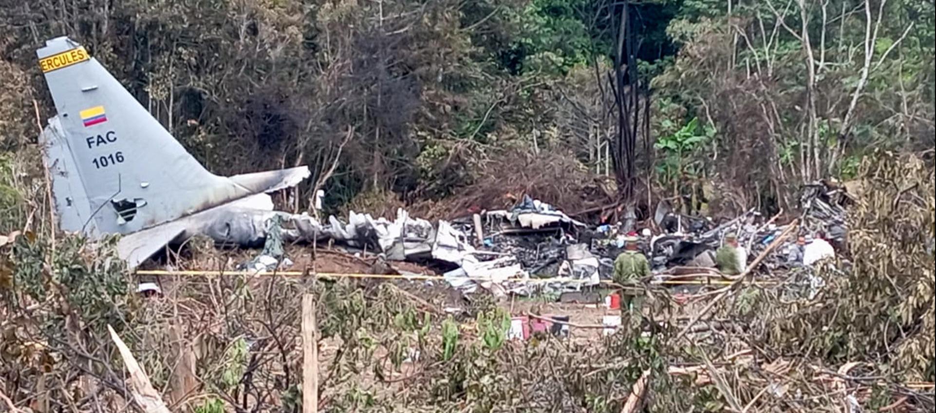 Avión Hércules accidentado