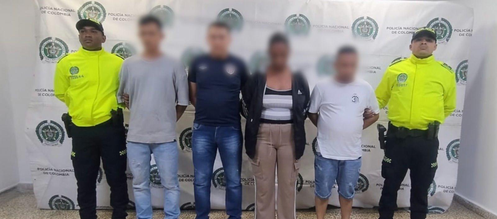 Cuatro de los cinco capturados por parte de la Dijin de la Policía.  